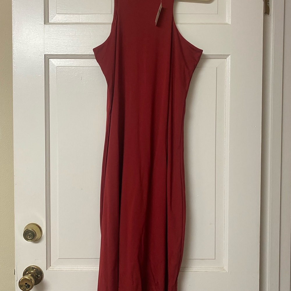 Elegant Red Sleeveless Dress - Picture 2 of 8